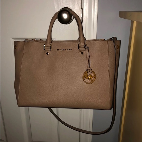 Michael Kors Handbags - Michael Kors purse